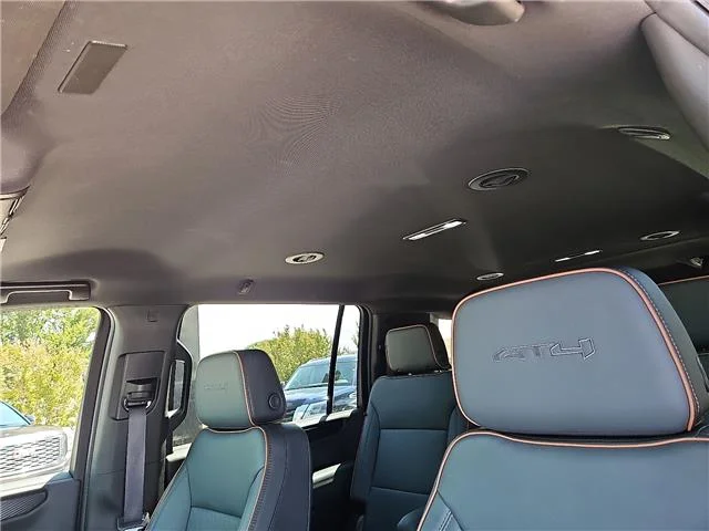 Used 2025 Summit White GMC AT4 4x4 image 12