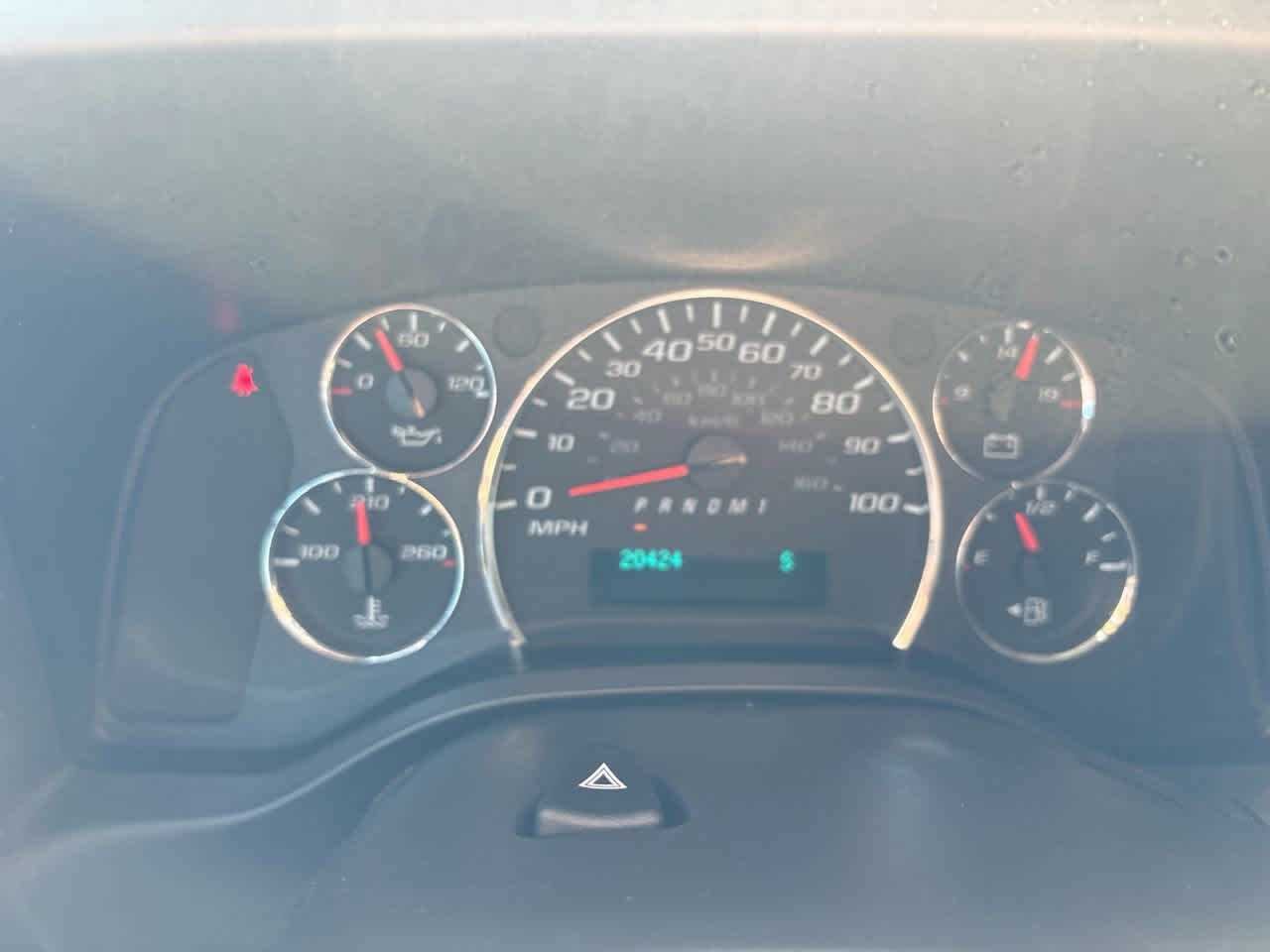 2025 Chevrolet Express Passenger LS - Photo 26