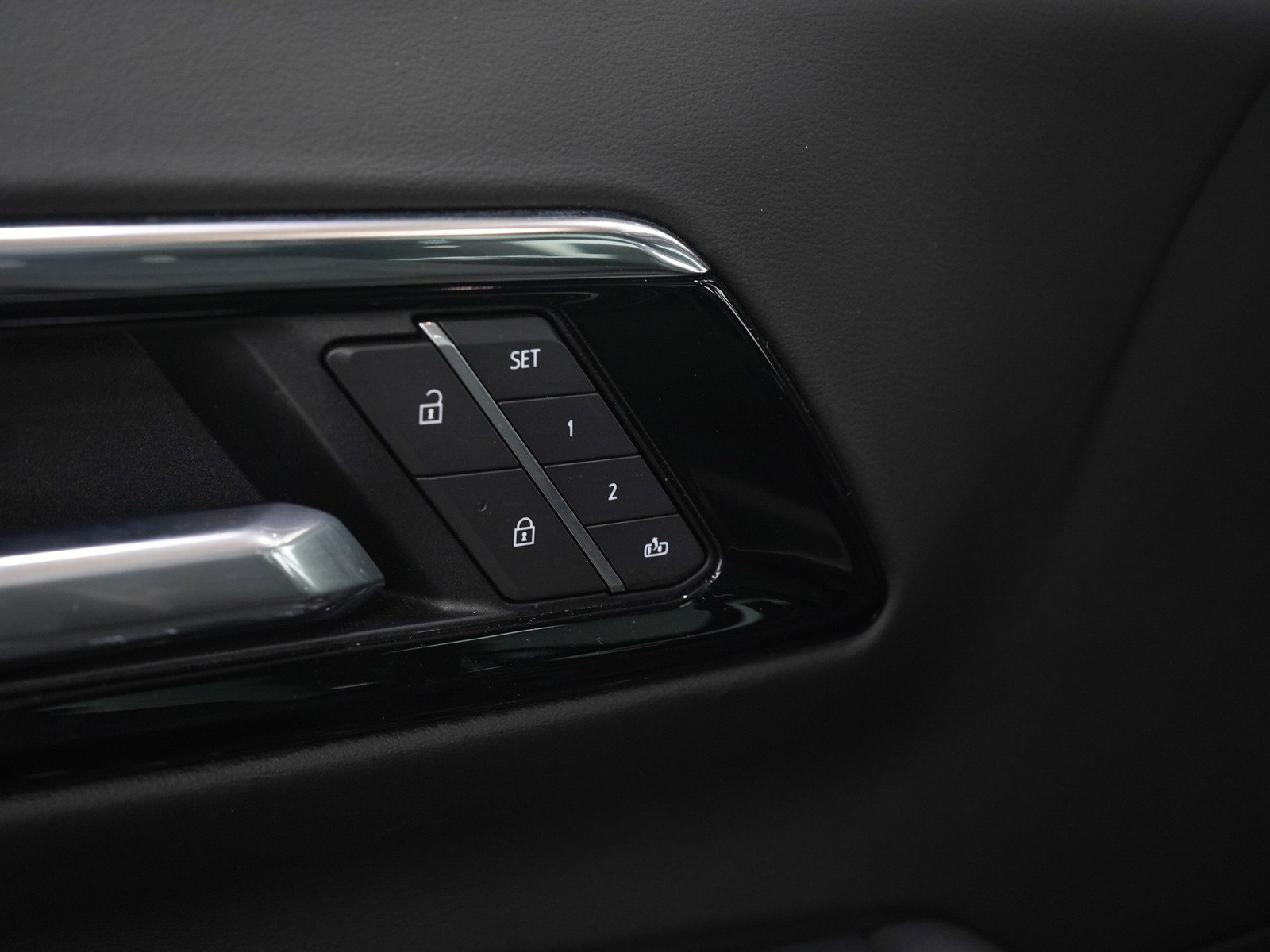 Used 2025 Black Chevrolet Premier image 25