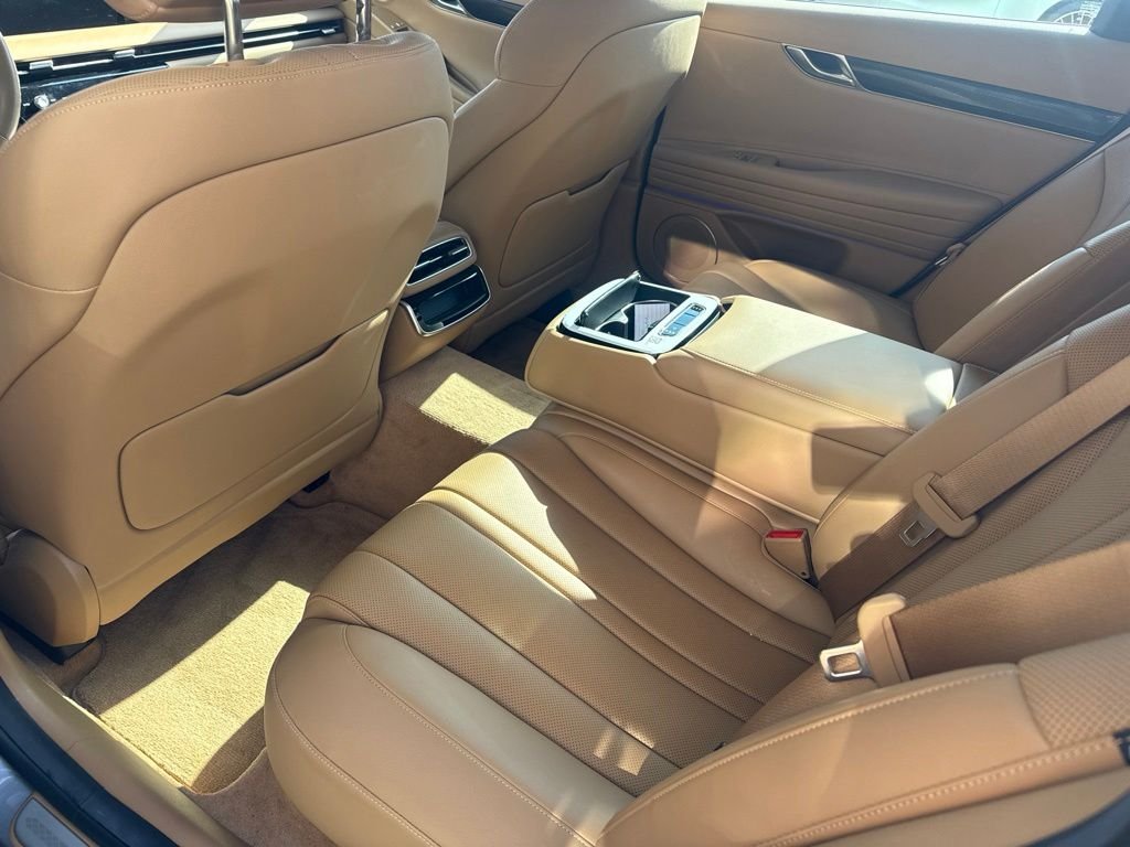 Used 2025 Silver Genesis 2.5T image 6