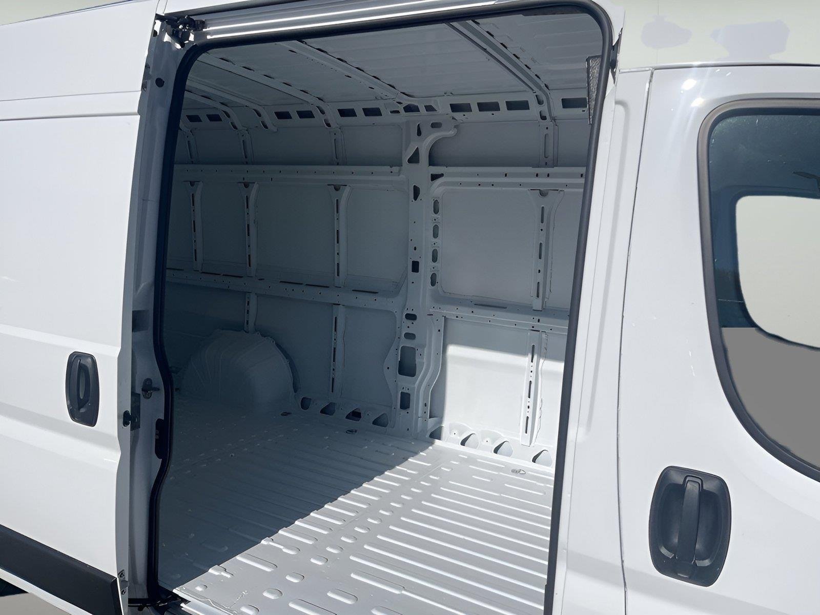 New 2025 Bright White Clear-Coat Exterior Paint RAM Tradesman image 25