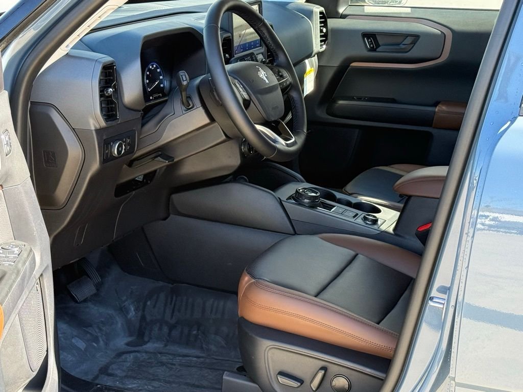 New 2024 Azure Gray Tinted Clearcoat Ford Badlands® image 5