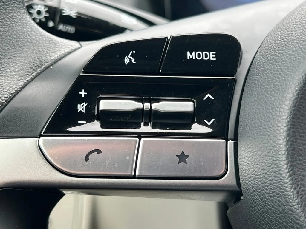 Used 2025 Gray Nissan SV image 18
