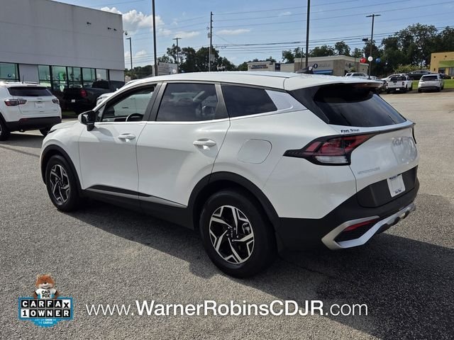 Used 2025 White Kia LX image 10