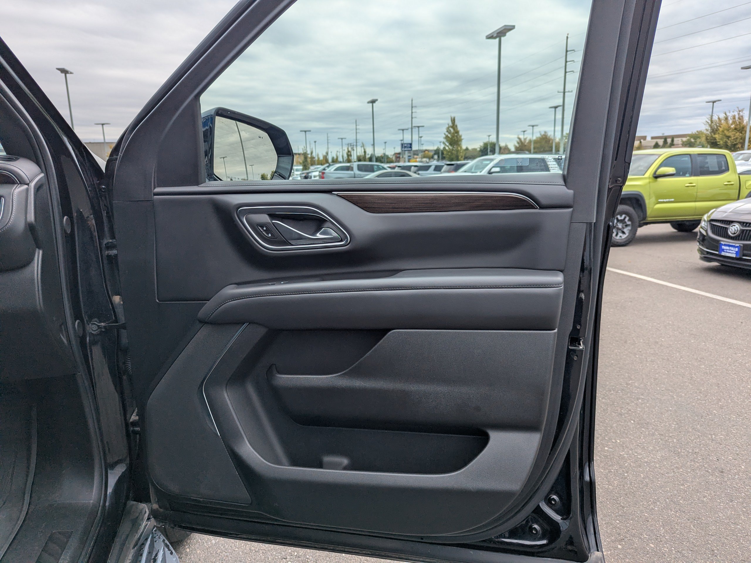 2023 GMC Yukon SLE - Photo 44