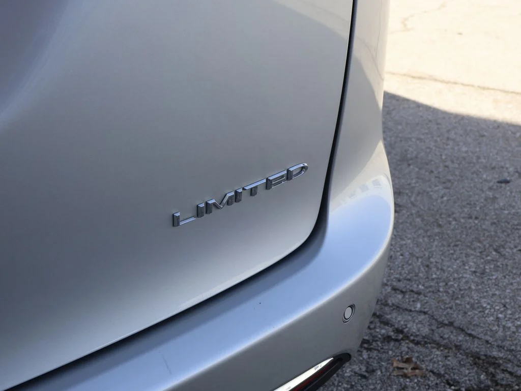 2024 Chrysler Pacifica Limited - Photo 9