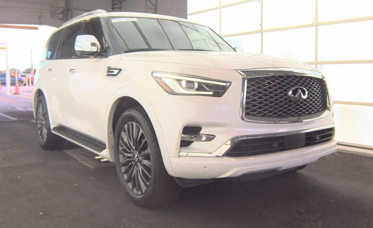 Certified Used 2023 Moonstone White INFINITI SENSORY image 2