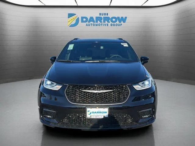 2026 Chrysler Pacifica Limited - Photo 9