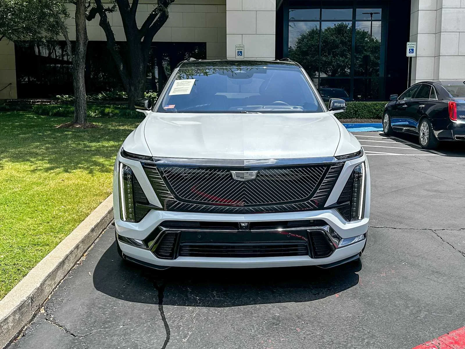 Certified Used 2026 Vibrant White Tricoat Cadillac Platinum image 2