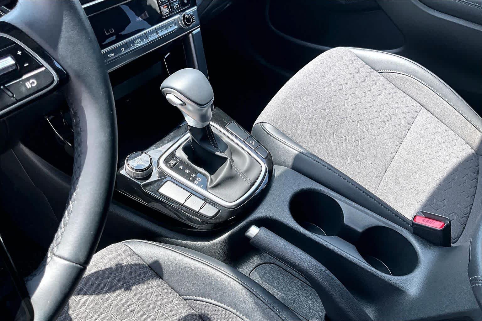 Used 2026 Pluton Blue/Black Roof Kia S image 15