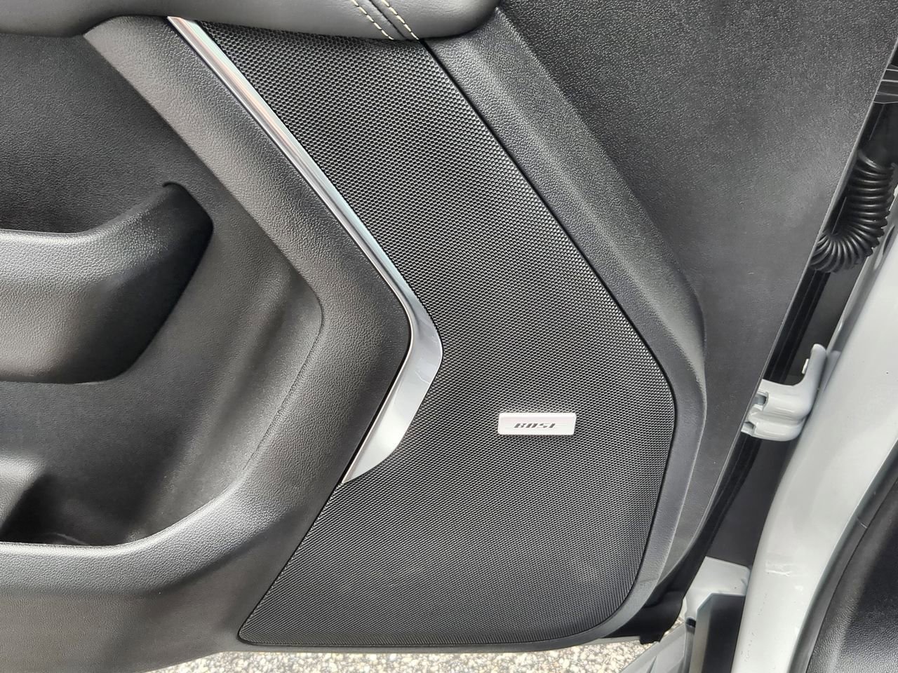New 2026 Summit White GMC Elevation image 25