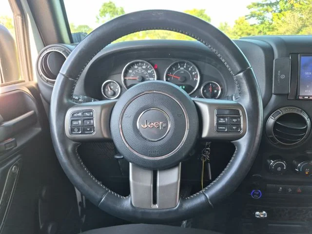 Used 2018 White Jeep Sport image 31