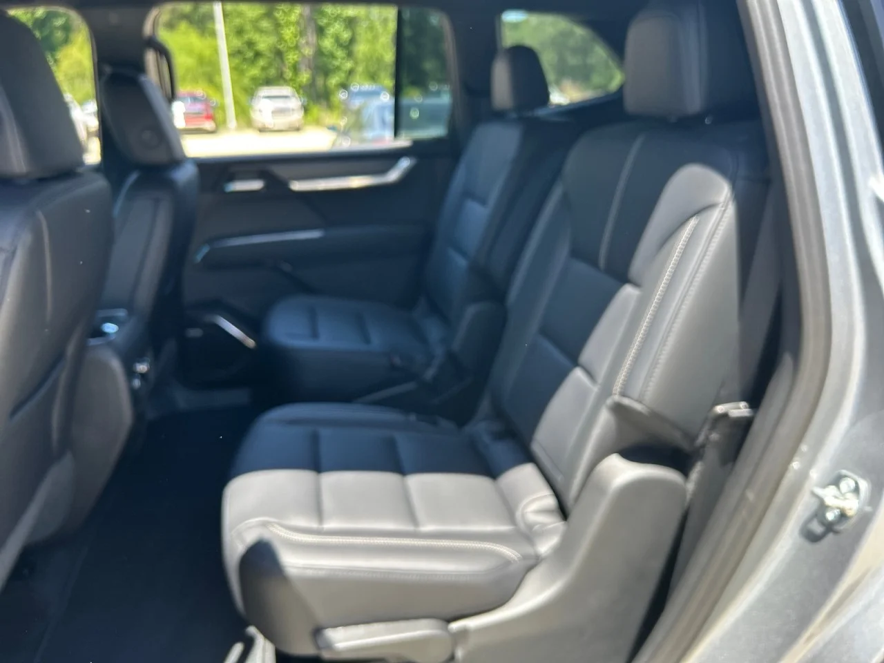 New 2026 Sterling Metallic GMC Elevation image 17