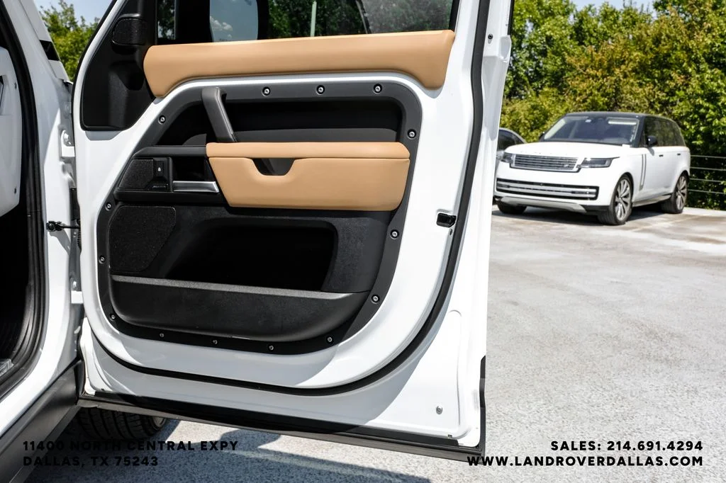 New 2026 Fuji White Land Rover S image 32
