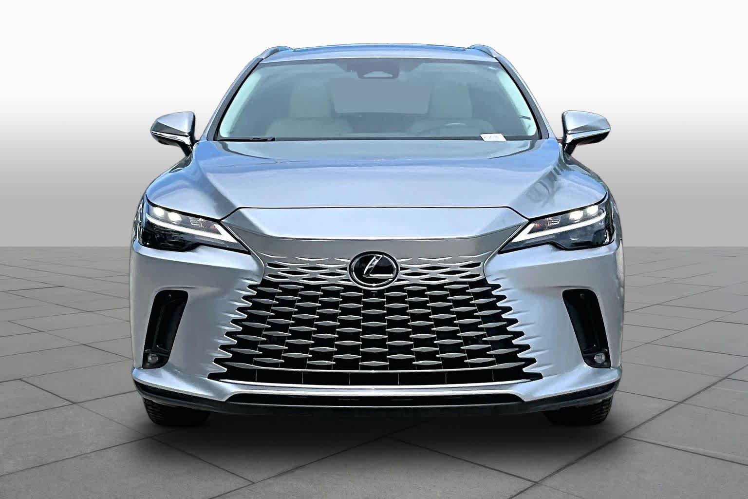 Used 2024 Iridium Lexus Premium Plus image 4