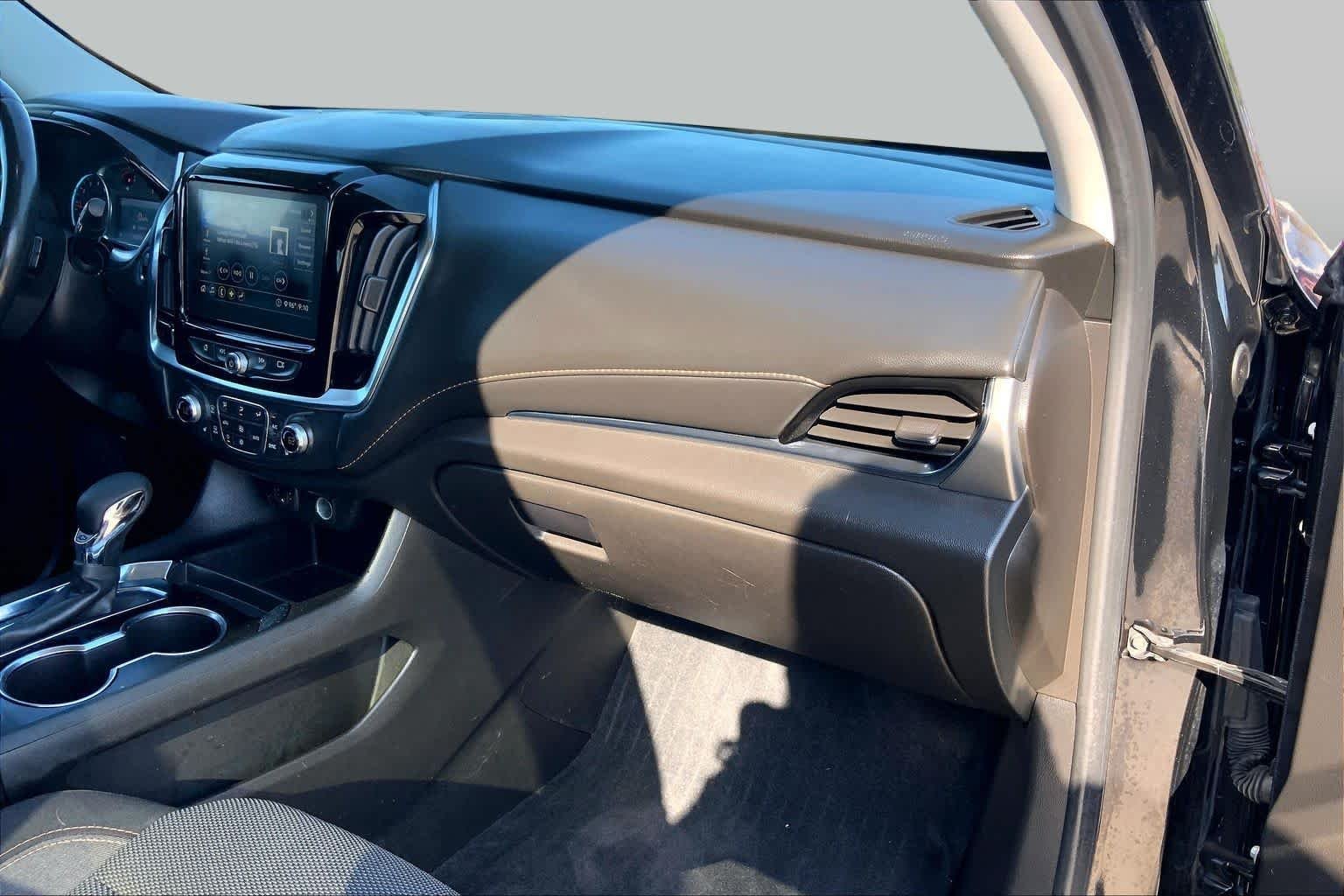 Used 2021 Mosaic Black Metallic Chevrolet LT Cloth image 18