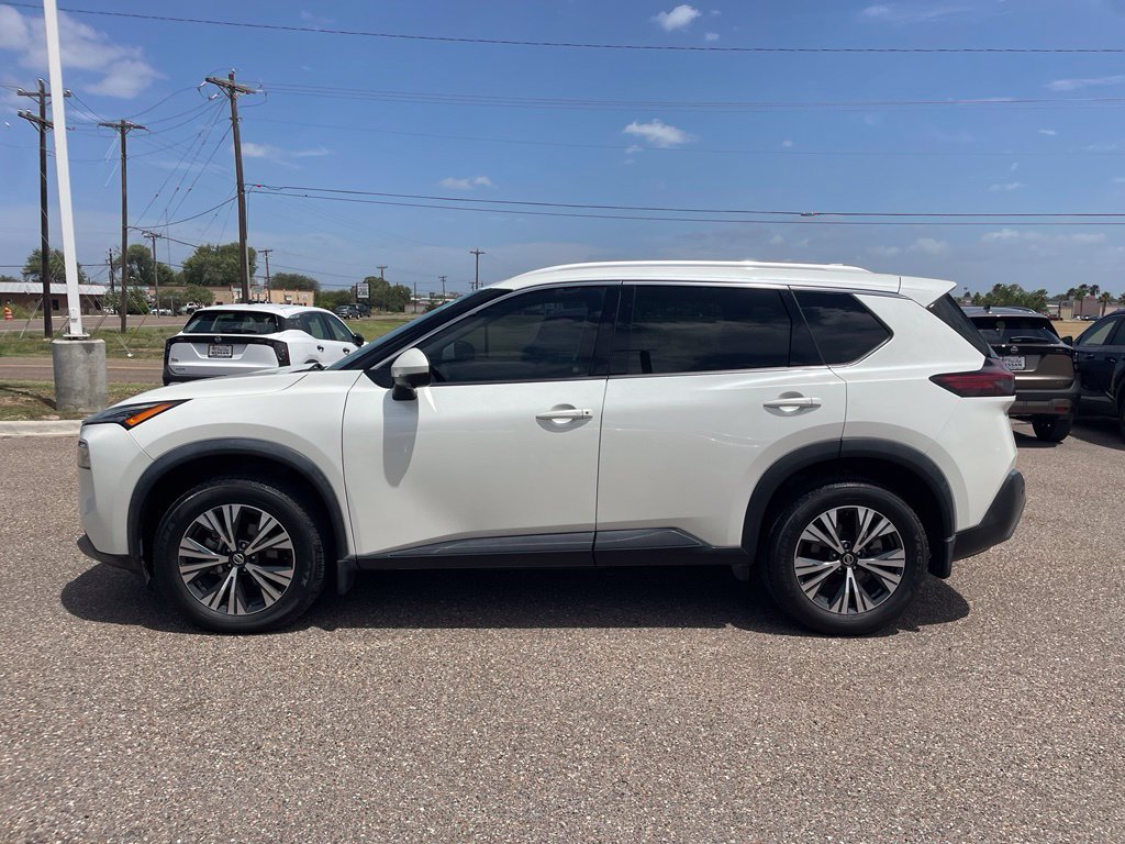 Used 2021 White Nissan SV image 4