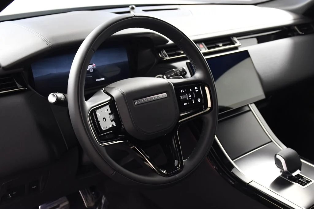 New 2026 Fuji White Land Rover Dynamic SE image 13