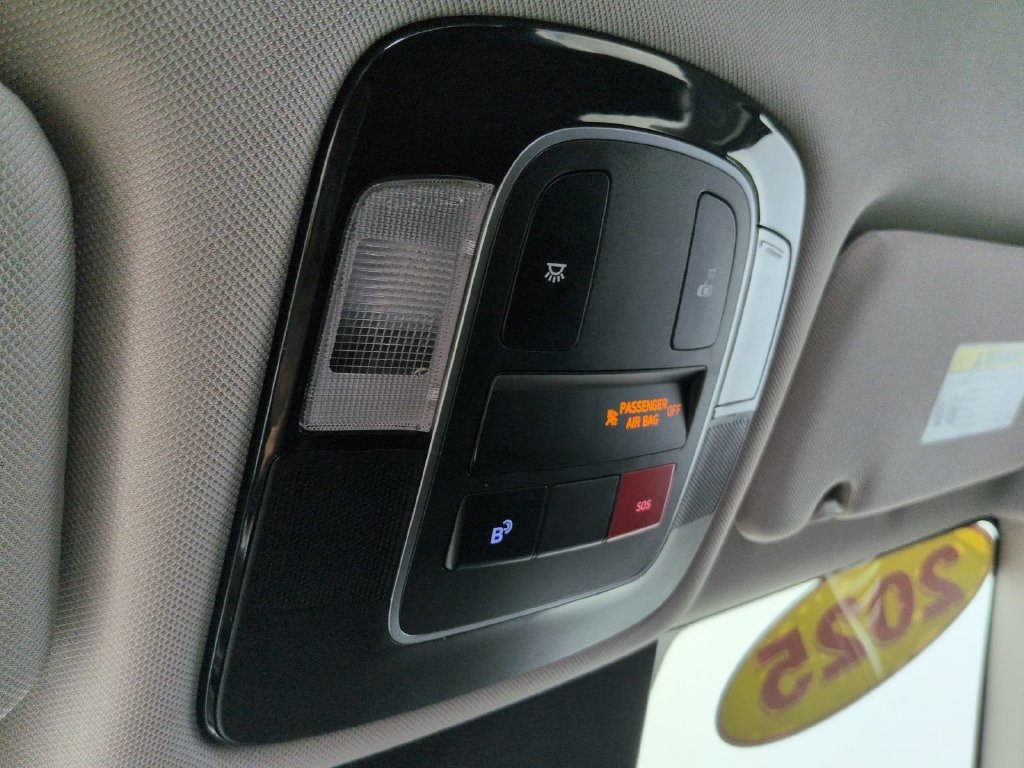 Used 2025 Red Hyundai SEL image 30
