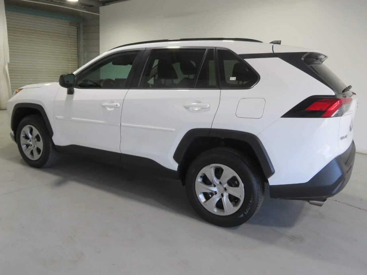 Used 2019 Super White Toyota LE image 8