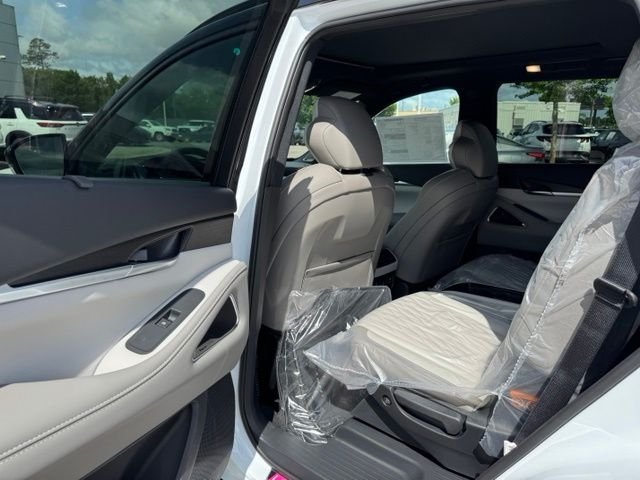 New 2027 2T RAD WHT INFINITI Autograph AWD image 40