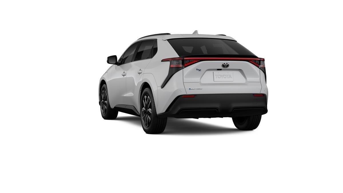 New 2026 Wind Chill Pearl <sup>1</sup> Toyota  XLE image 22
