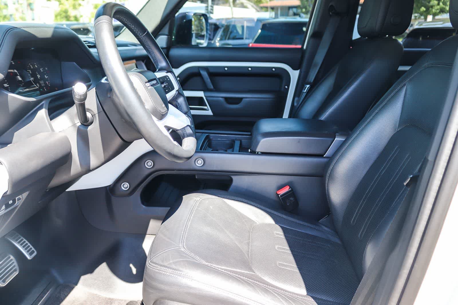 Used 2020 Fuji White Land Rover HSE image 17
