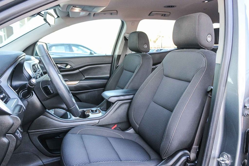 Used 2021 Gray GMC SLE image 18