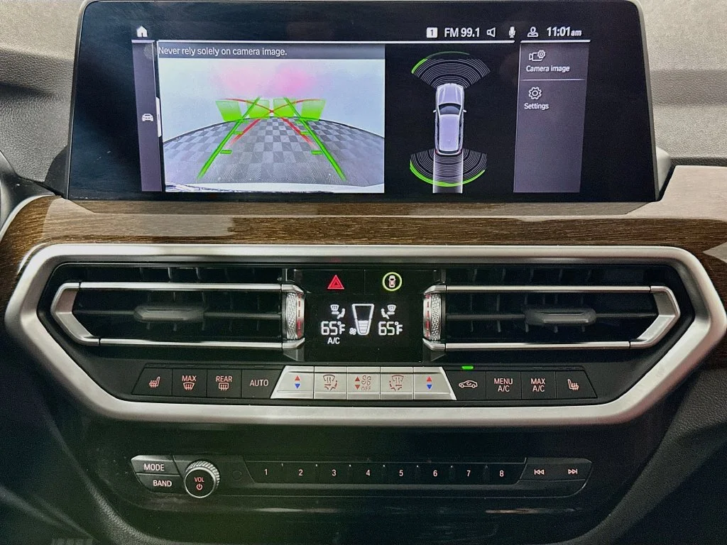 Used 2022 White BMW xDrive30i image 13