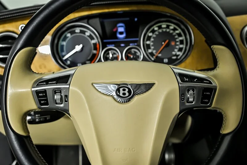 Used 2012 Blue Crystal Metallic Bentley GT image 25