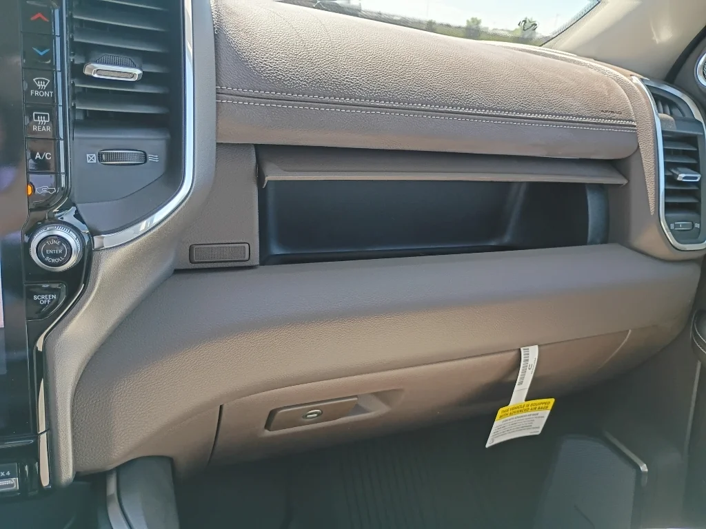 New 2026 Bright White Clear-Coat Exterior Paint RAM Laramie image 37