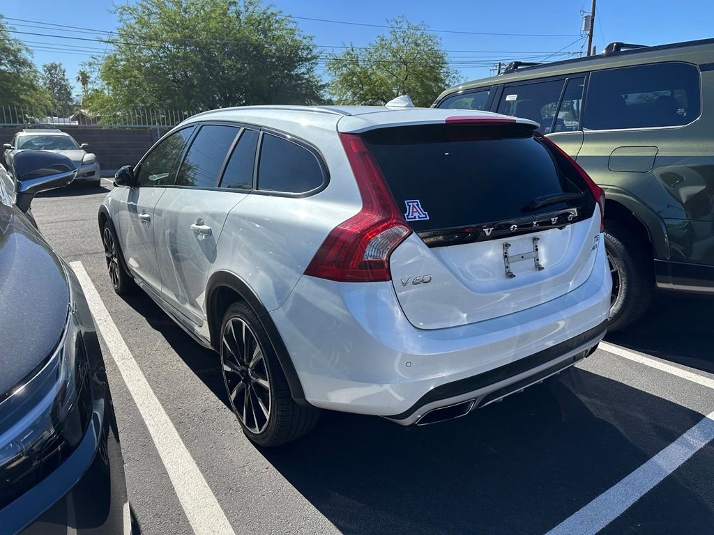 Used 2017 White Volvo T5 image 8