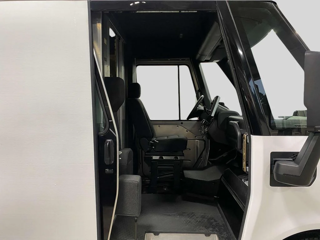 Used 2023 Oyster BrightDrop Base image 9
