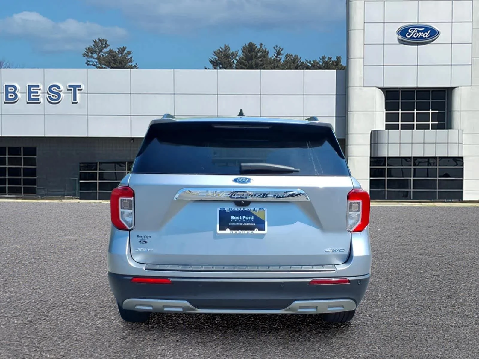 Used 2023 Iconic Silver Ford XLT image 5