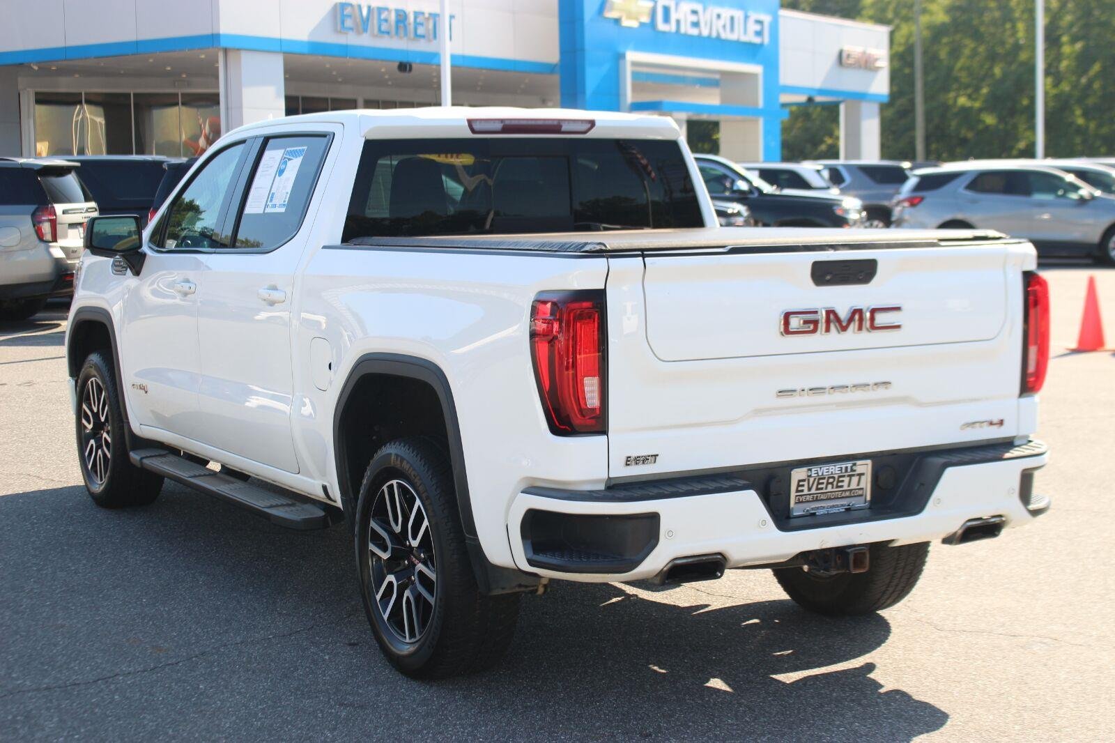Used 2019 SUMMIT WHITE GMC AT4 image 5