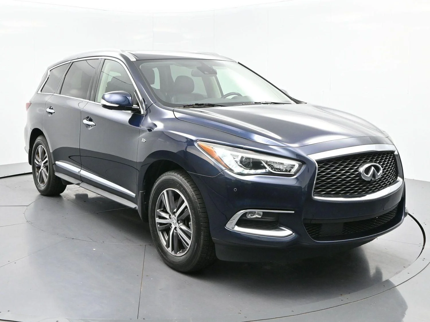 Used 2019 Hermosa Blue INFINITI LUXE image 2