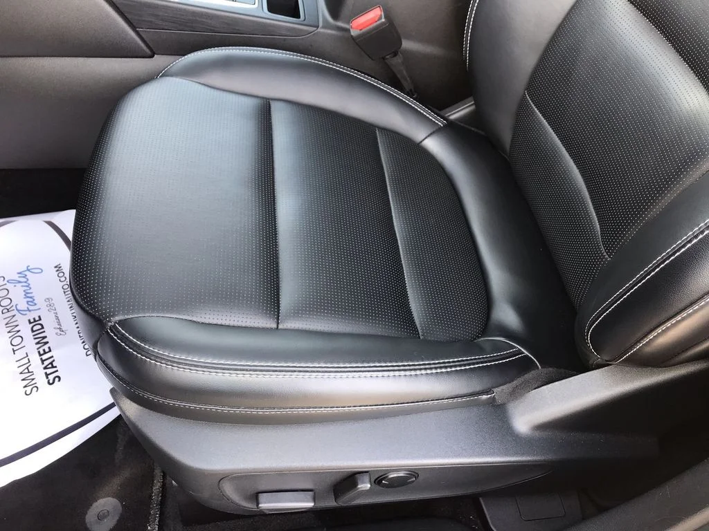 Used 2025  Ford Platinum image 12