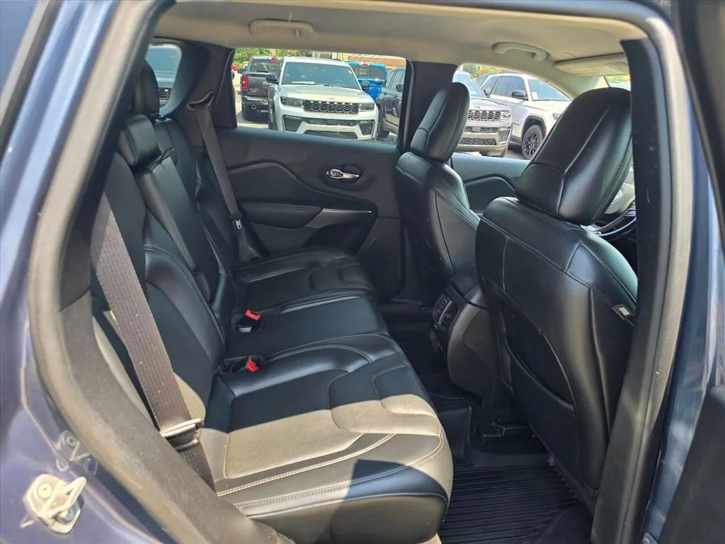 Used 2021 Blue Jeep Latitude Lux image 13