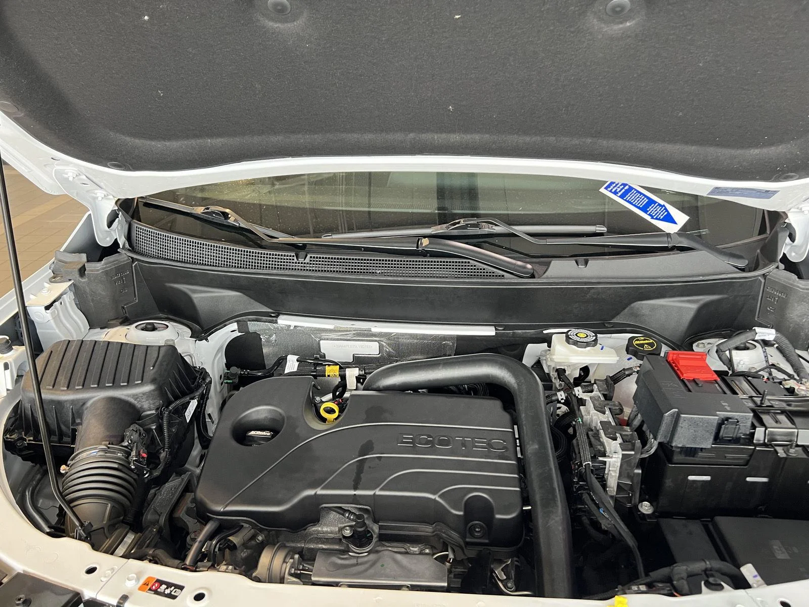 Used 2025 Summit White Chevrolet LT image 11