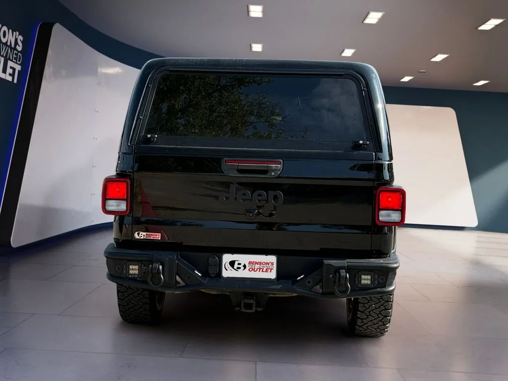 Used 2023 Black Jeep Sport S image 4