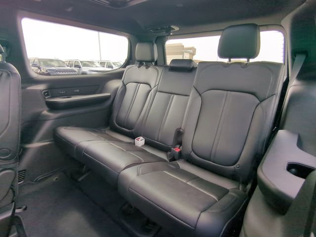New 2026 Fathom Blue Pearl-Coat Exterior Paint (Late Availability) Jeep Limited Altitude image 16