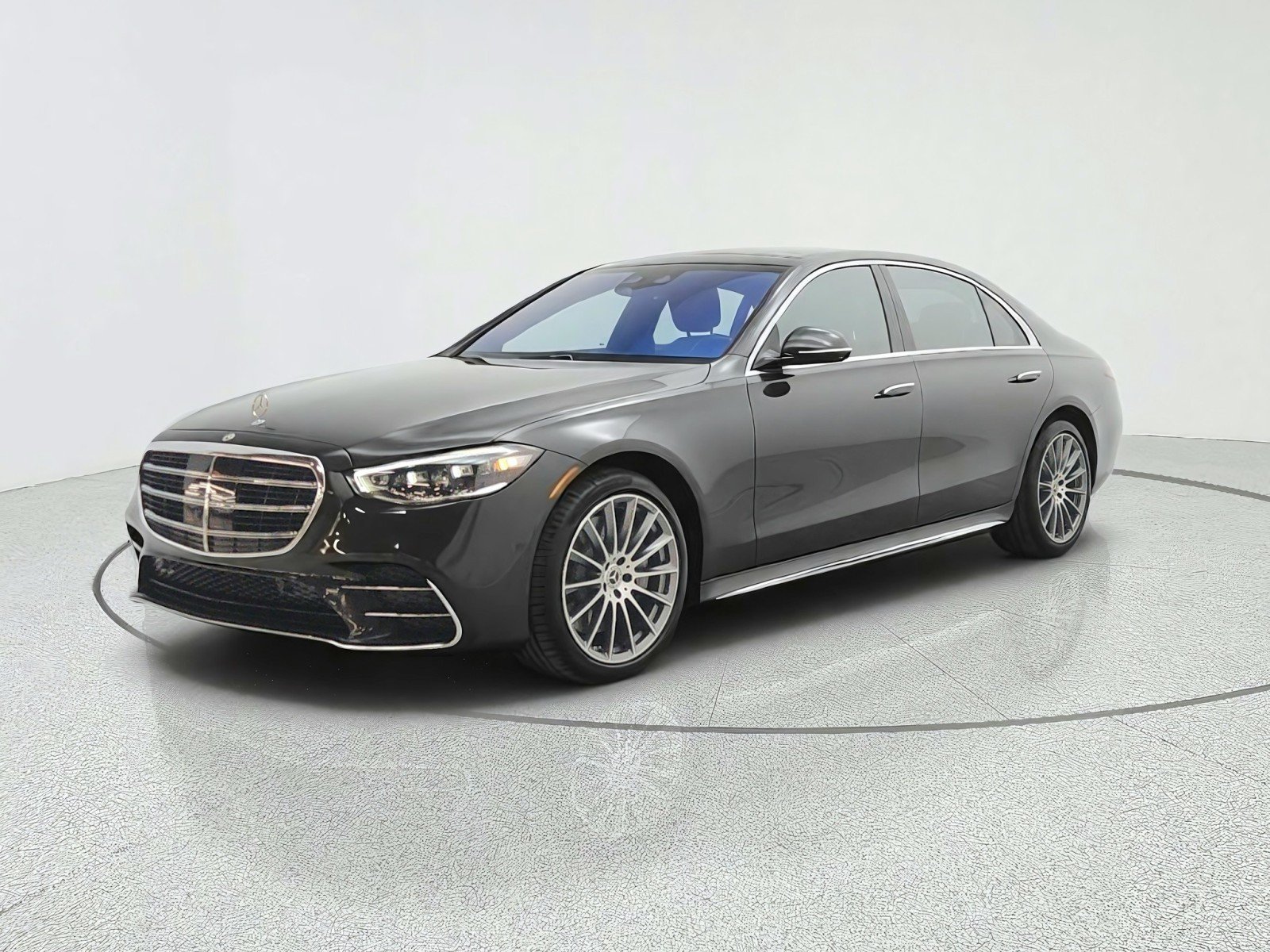 Certified Used 2025 Graphite Grey Metallic Mercedes-Benz S 580 4MATIC® Sedan image 1