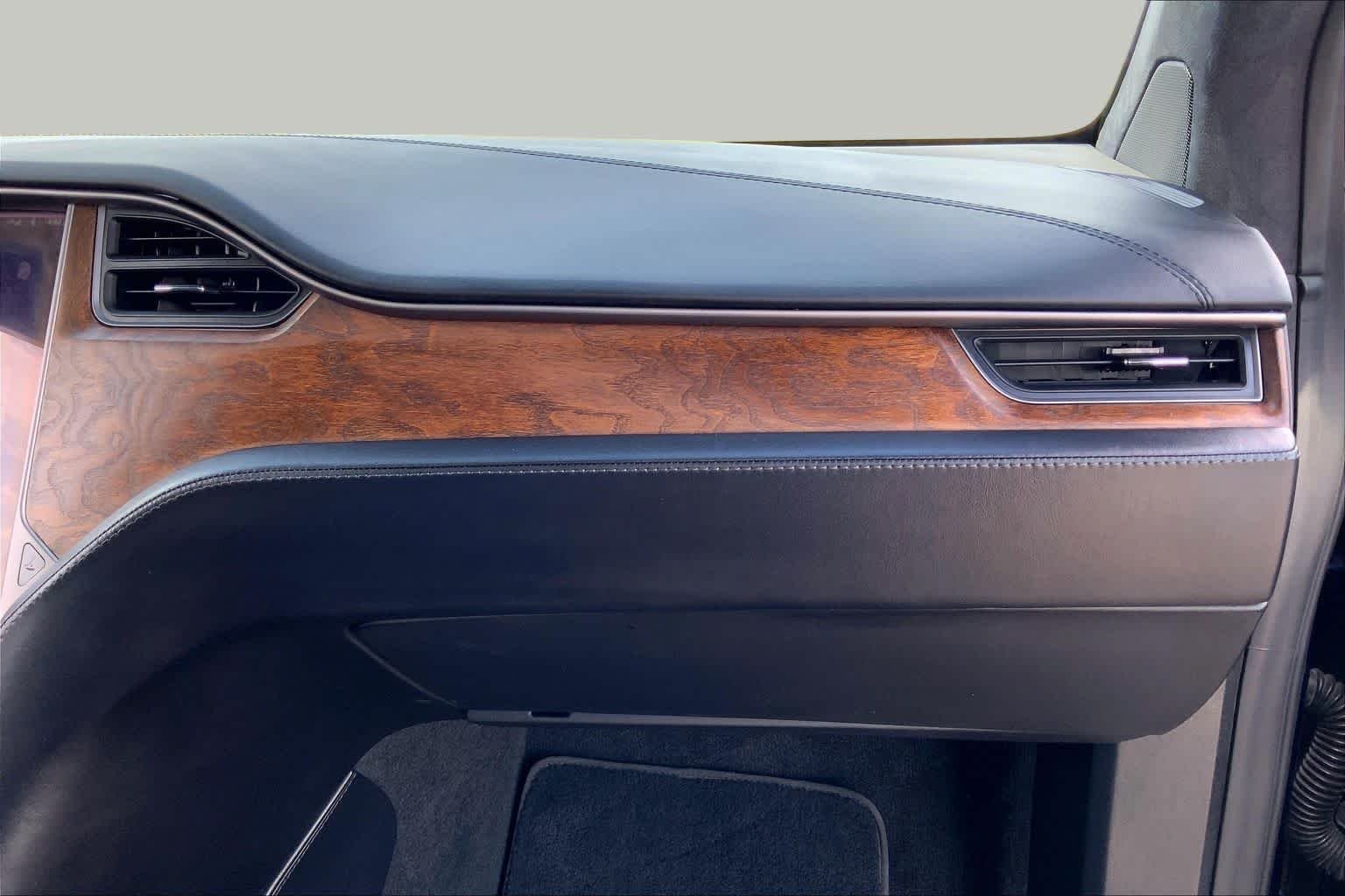 Used 2018 Deep Blue Metallic Tesla 75D image 17