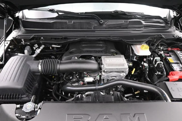 New 2026 Diamond Black Crystal Pearl-Coat Exterior Paint RAM Limited image 29