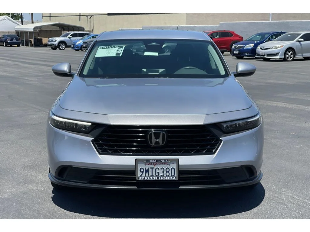 Used 2024 Solar Silver Metallic Honda LX image 9
