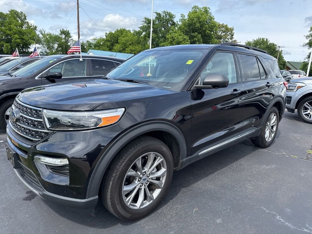 2023 Ford Explorer XLT 4WD's photo