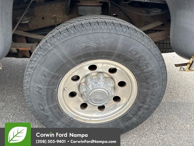 Used 2003 White Ford  image 13