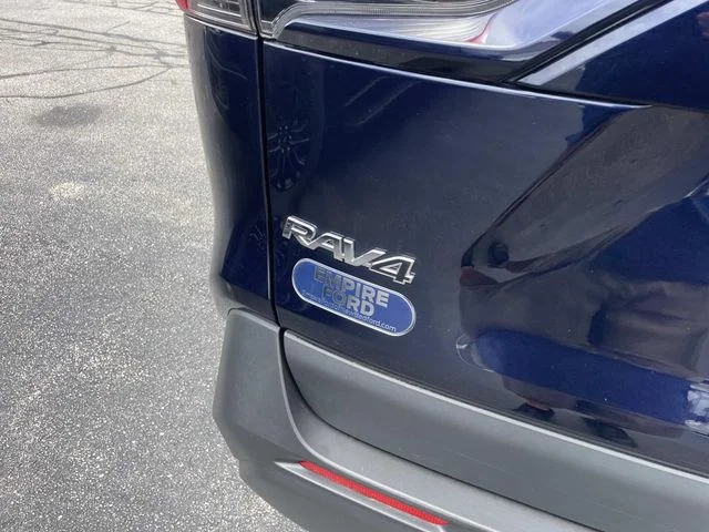 Certified Used 2025  Toyota XLE image 5