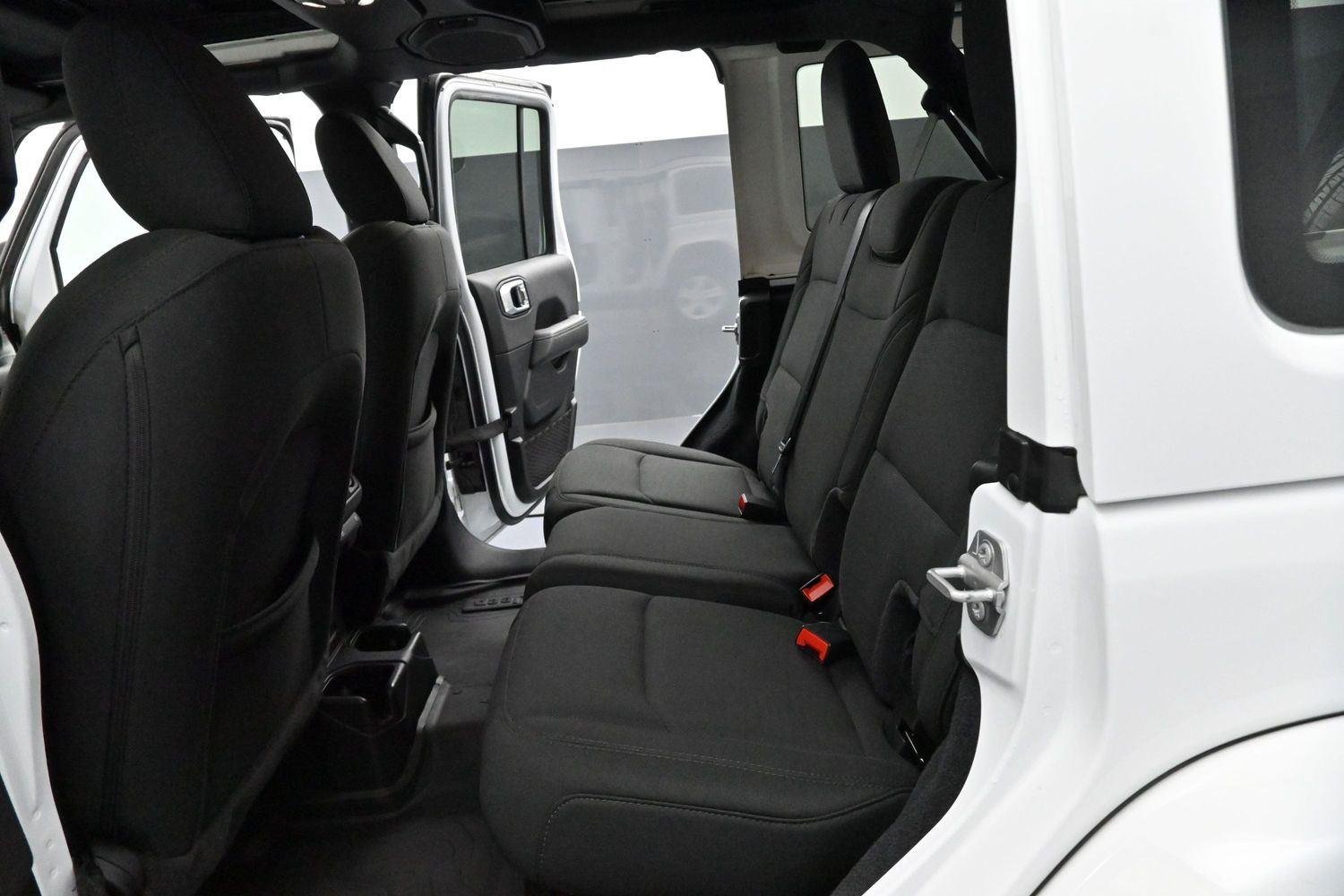 Used 2022 Bright White Clearcoat Jeep Unlimited Sahara image 28