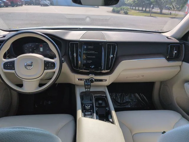 Used 2021 White Volvo T5 Momentum image 29